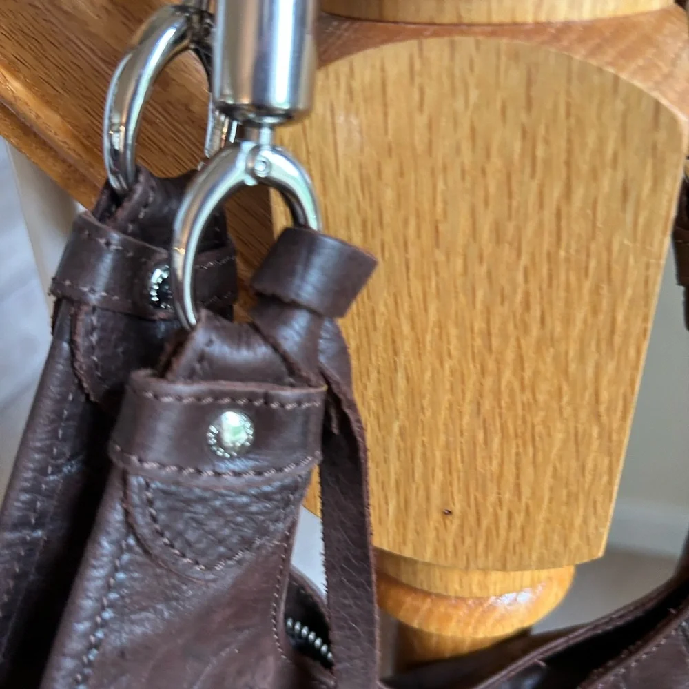 Arcadia Brown Genuine Leather Shoulder Bag - Picture 15 of 15